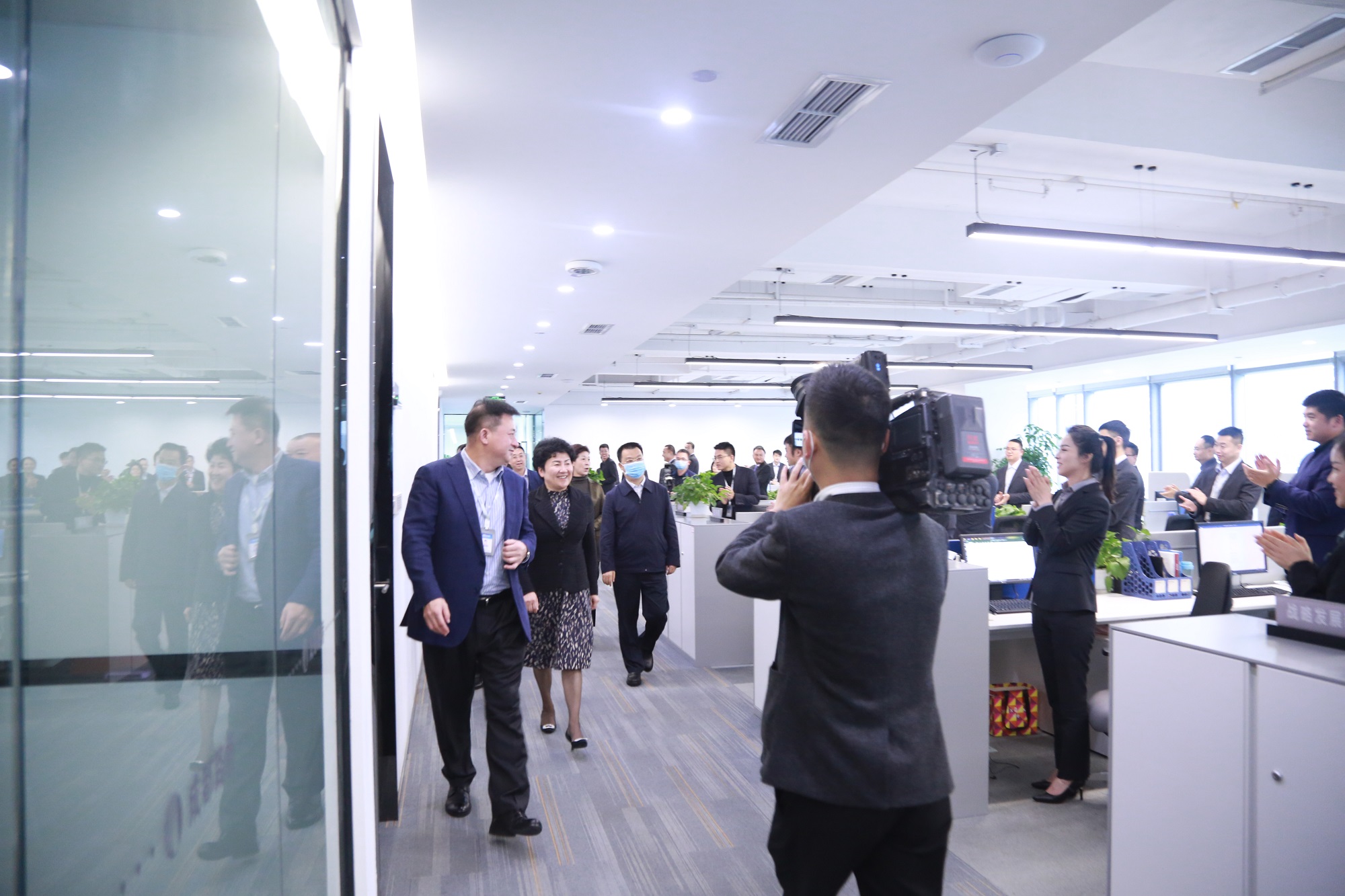 省人大常委會副主任、達(dá)州市委書記包惠蒞臨公司視察指導(dǎo)